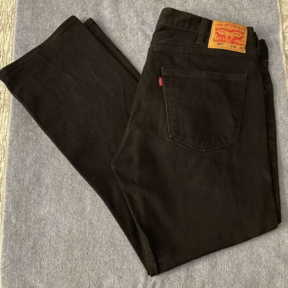 Levis 501 Dark washed black brand new worn once Size 38x30 straight legged Mens